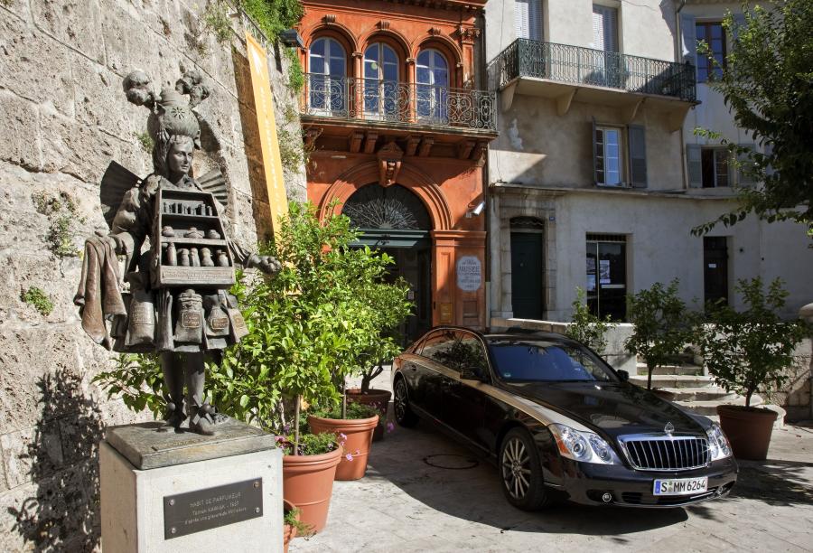  Maybach 62 Zeppelin (V240) 2009 года  (фото 25 из 29)